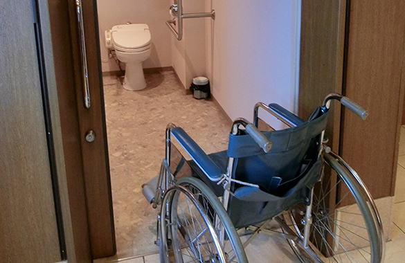 車椅子用トイレ